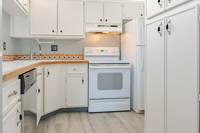 Building Photo - 8215 Sun Spring Cir