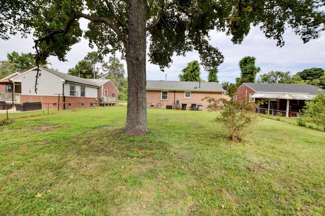 Building Photo - 81 Joynes Rd
