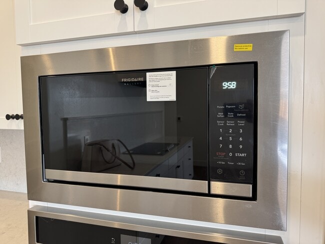 Building Photo - 7419 Castle Dr