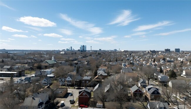 Building Photo - 420 25th St