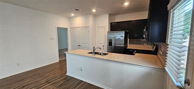 Building Photo - 325 Geode Glen