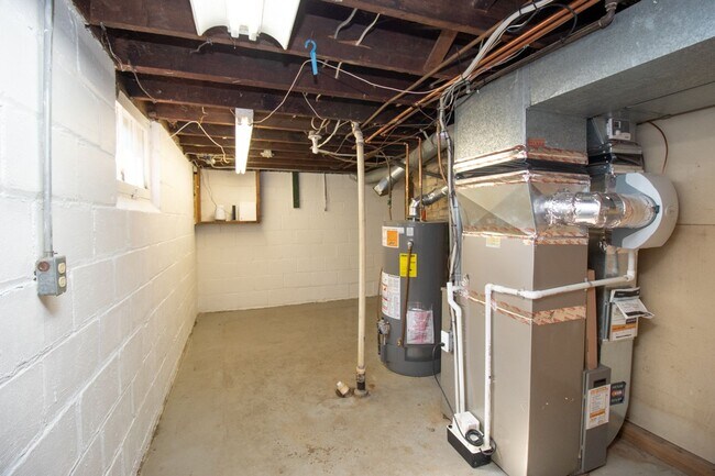 Building Photo - Wonderful 2 Bedroomed House in the heart of Saint Paul.