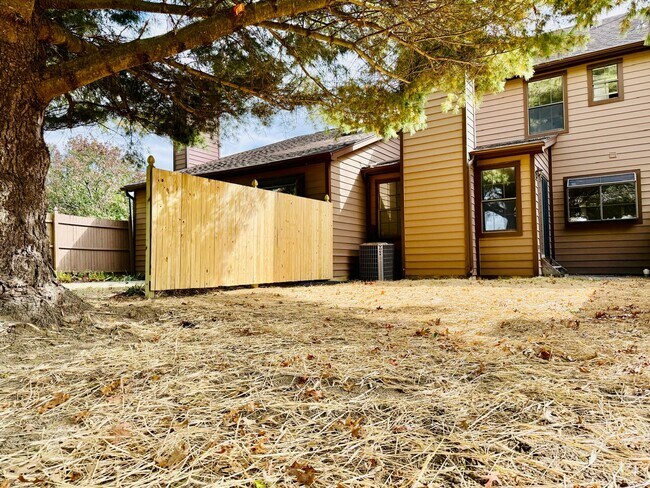 Building Photo - 3 Gallo Ct