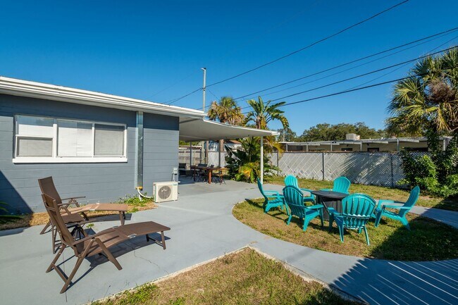 Building Photo - Fully Furnished 3BR/2BA St. Pete Home – Modern Updates & Prime Location