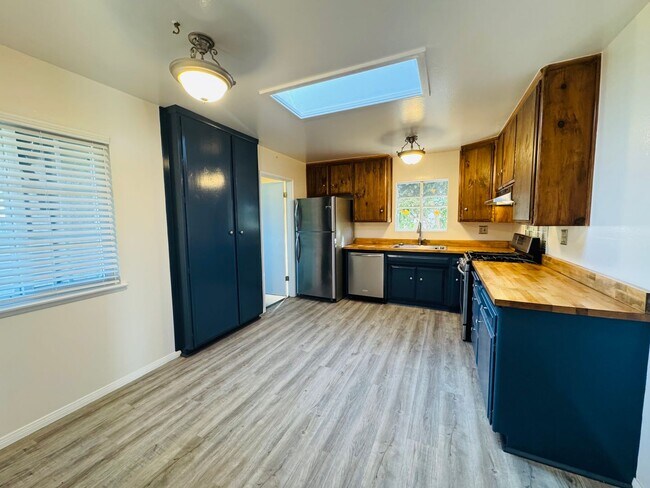 Building Photo - Ready to Fall in Love with Home Again?