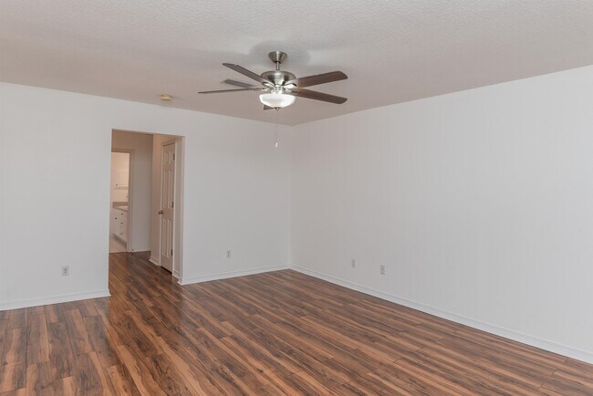 Building Photo - 25 Littleton St