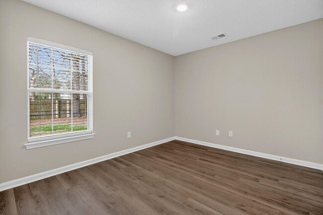 Building Photo - Hunters Bend Haven