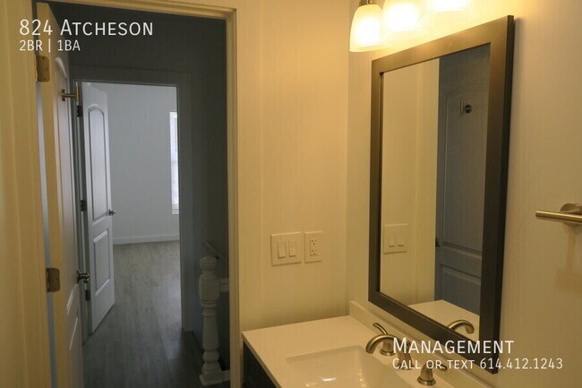 Building Photo - 824 Atcheson-