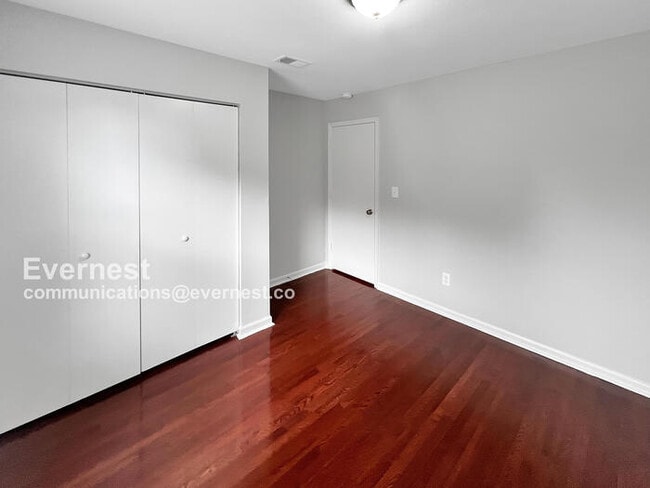 Building Photo - 112 Jesse Layne Dr