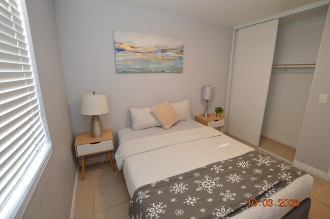 Building Photo - 4406 Newhaven Dr