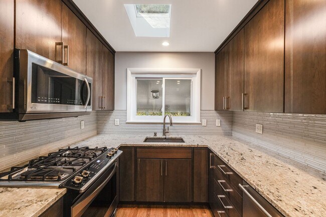 Building Photo - Updated 2-Bedroom Home in Gorgeous Woodland Hills (Landscaping Included)