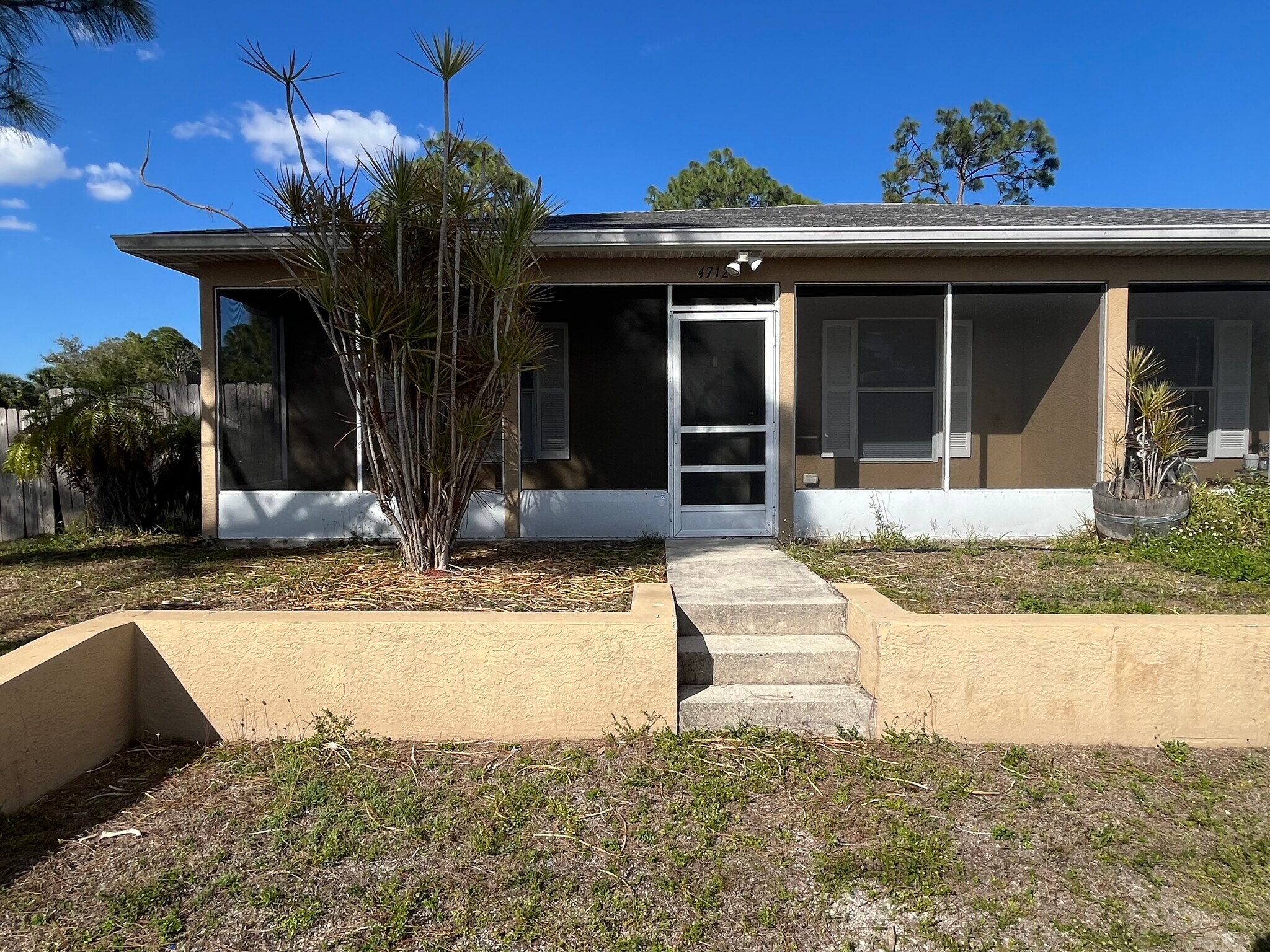 Building Photo - 4712 Golfview Blvd