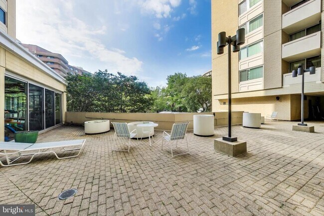 Building Photo - 4601 N Park Ave