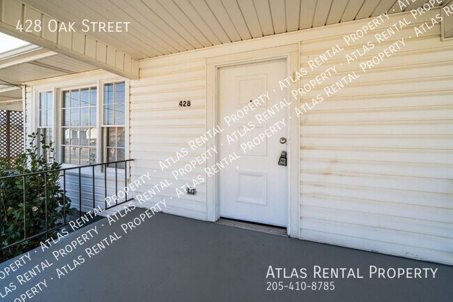 Building Photo - 428 Oak St