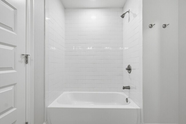 Building Photo - NEW Construction, be the FIRST to occupy this beautiful townhouse in Fort Walton Beach!