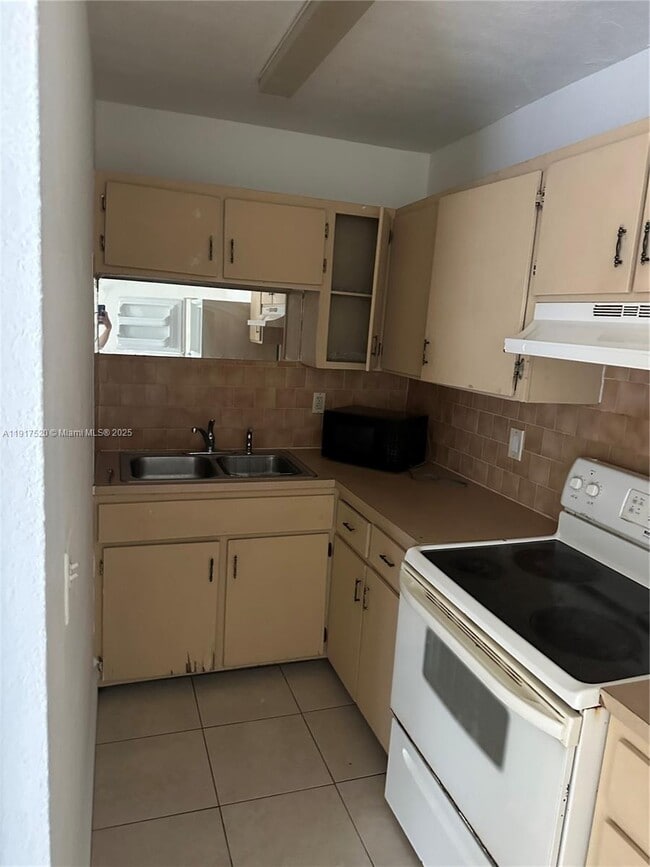 Building Photo - 9614 NW 5th Ave