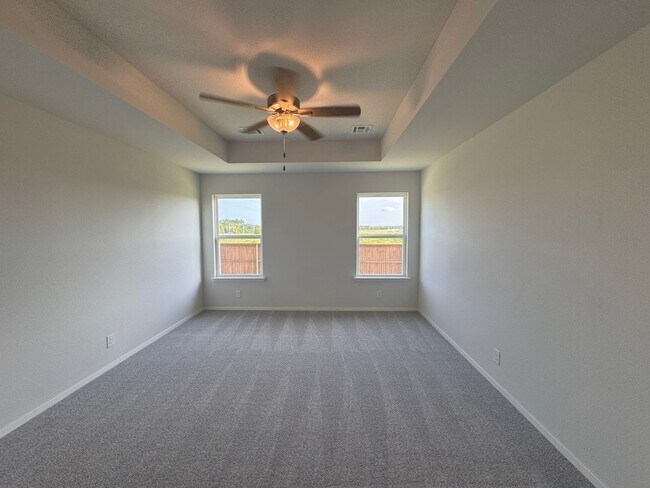 Building Photo - 3401 E 153rd St S