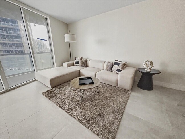 Building Photo - 475 Brickell Ave