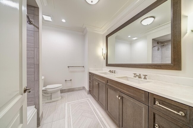 Building Photo - 6900 Fleetwood Rd