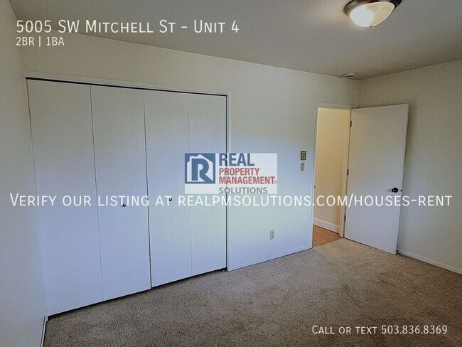 Building Photo - 5005 SW Mitchell St