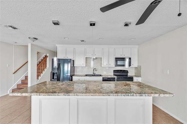 Building Photo - 8416 Seawall Blvd