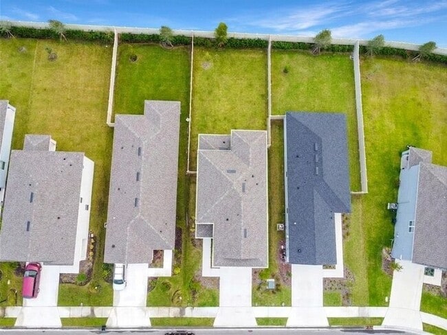 Building Photo - Spacious 5 Bed, 3.5 Bath Home with Fenced Yard and 2-Car Garage | Available Soon!