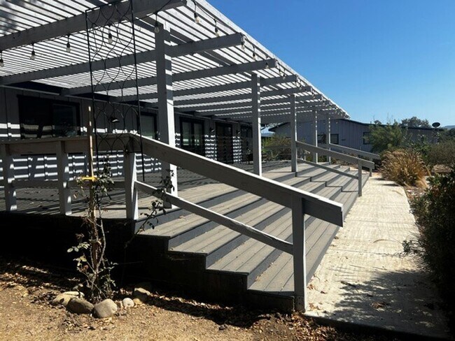 Building Photo - 1701 Calzada Ave