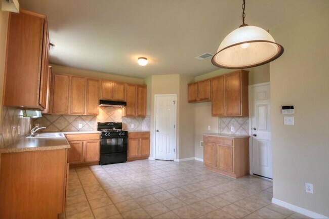 Building Photo - 9624 Castle Pines Dr