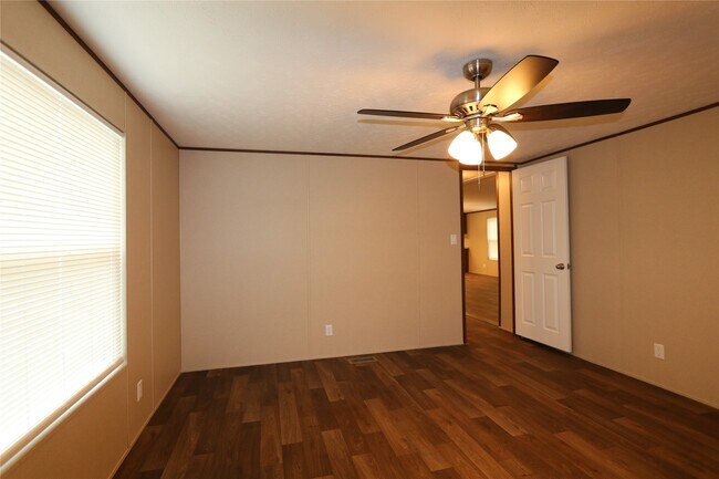 Building Photo - 16501 E Emerson Cir