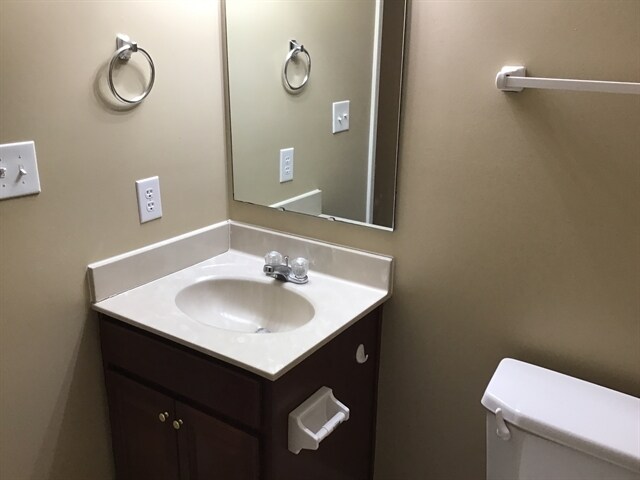 Building Photo - 942 Sheets Ct