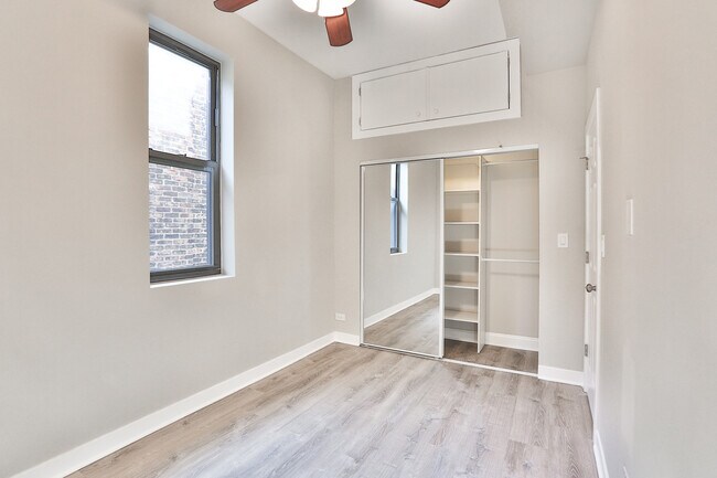 Building Photo - 1542 N Oakley Blvd