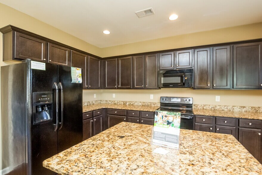 Building Photo - 1088 Sandy Bank Ct NE