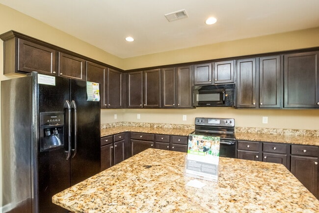 Building Photo - 1088 Sandy Bank Ct NE
