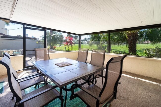 Building Photo - 4660 La Jolla Dr