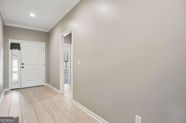Building Photo - 326 Gary Cir