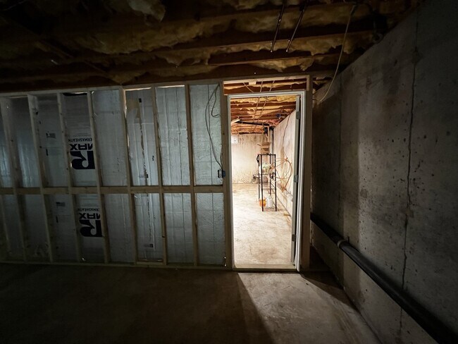Building Photo - 226 Dicenzo Blvd