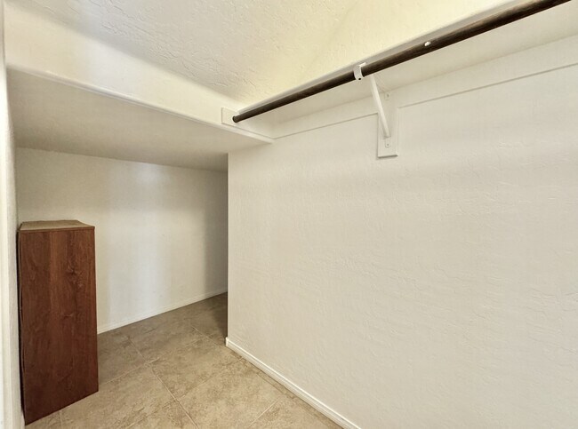 Building Photo - 10037 White Mulberry Dr
