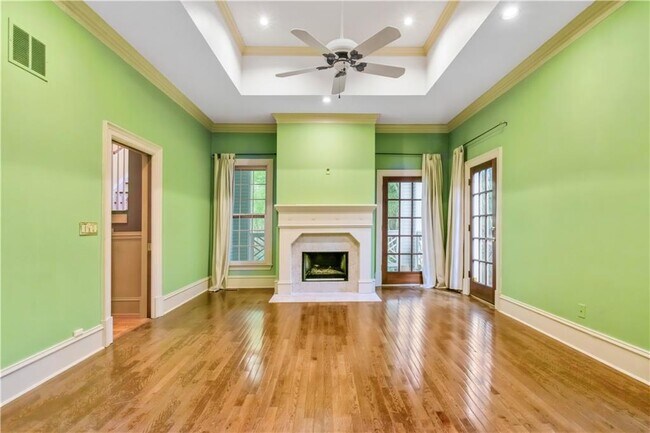 Building Photo - 430 W Wesley Rd NW