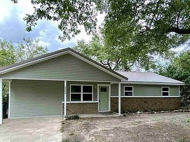 Building Photo - "Charming 4-Bedroom Retreat with Granite T...