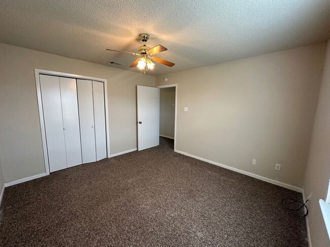 Building Photo - 204 Karem Cir