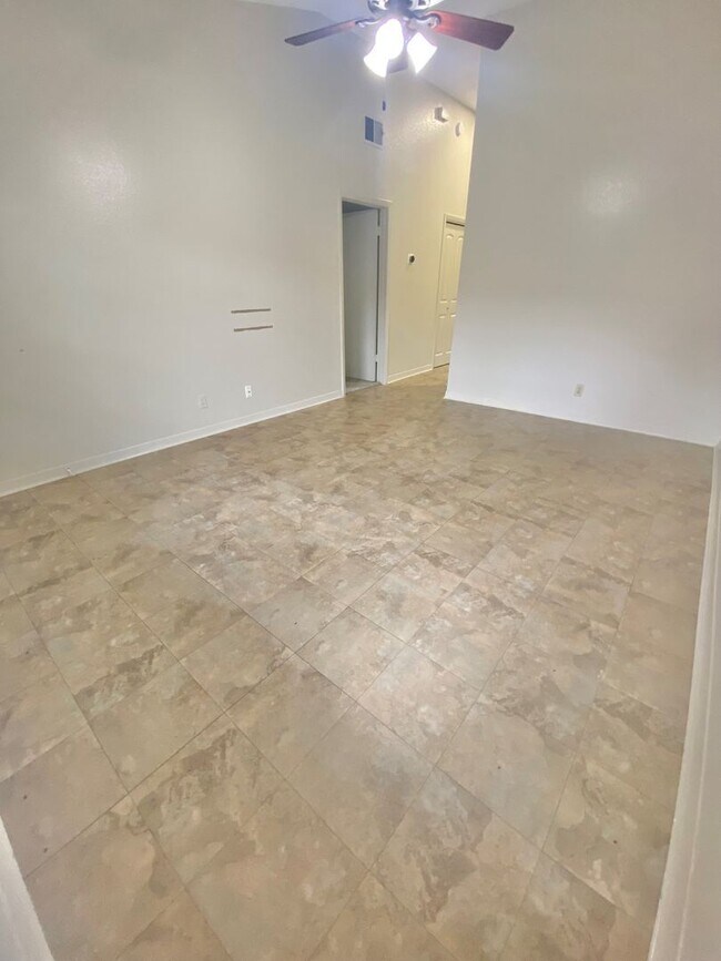 Building Photo - MOVE IN NOW  - SOMERSET - WEST CAMPUS - SP...
