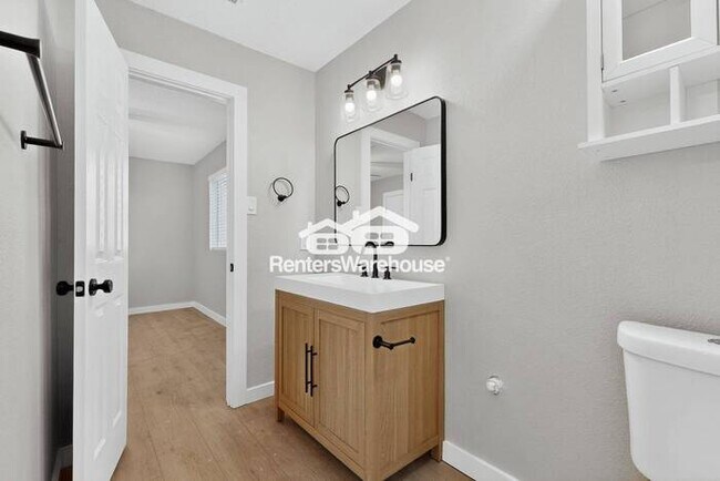 Building Photo - Renovated home in Plano Ready to Be Your Home