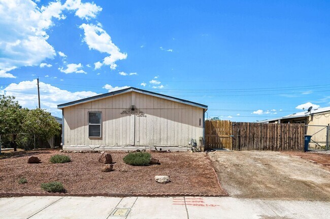 Building Photo - 6105 Berthelot Ln