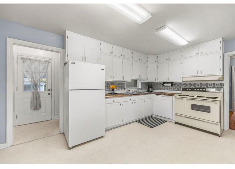 Building Photo - 3308 Kelwin Ave