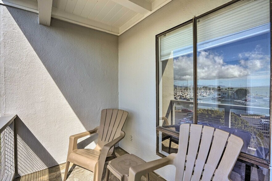 Building Photo - 2 Anchor Dr