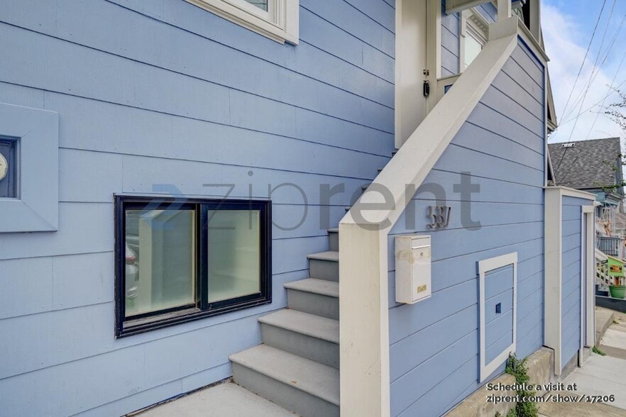Primary Photo - 537 Moultrie St