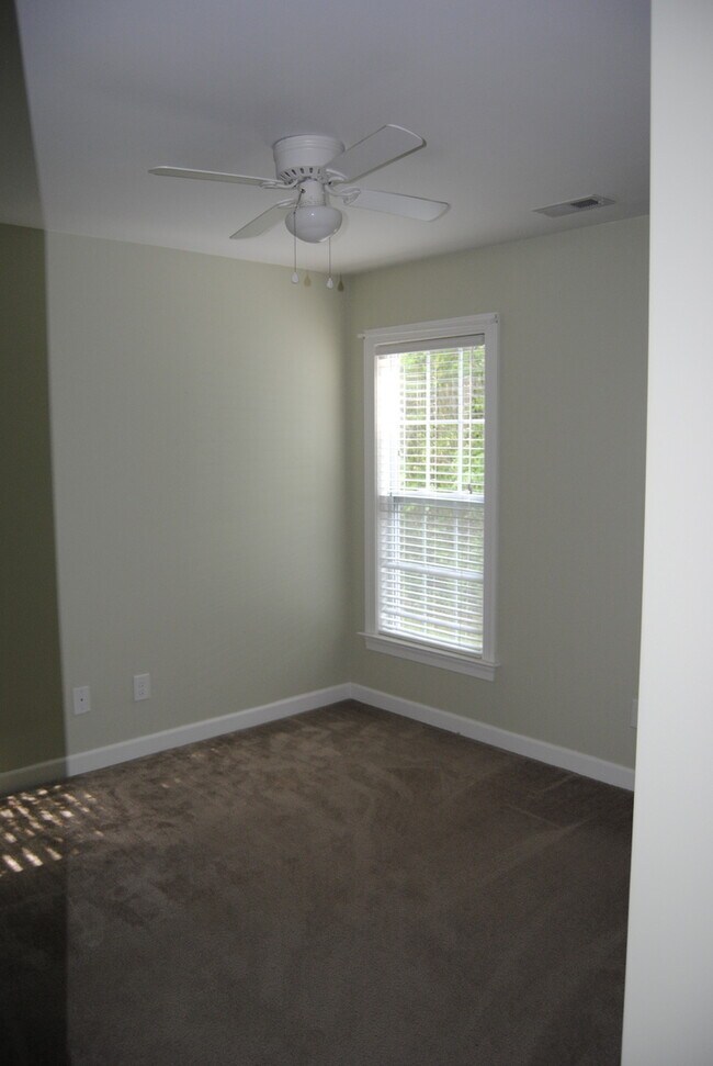 Building Photo - 105 Tillage Pl