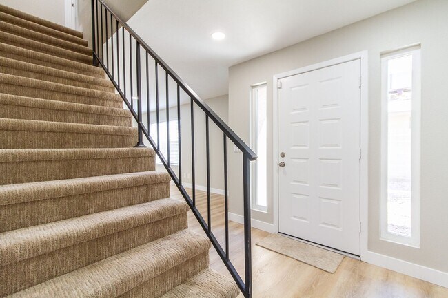 Building Photo - North East Mesa 3 bed 2.5 bath - Beautiful Interior Remodel!! AVAILABLE NOW!