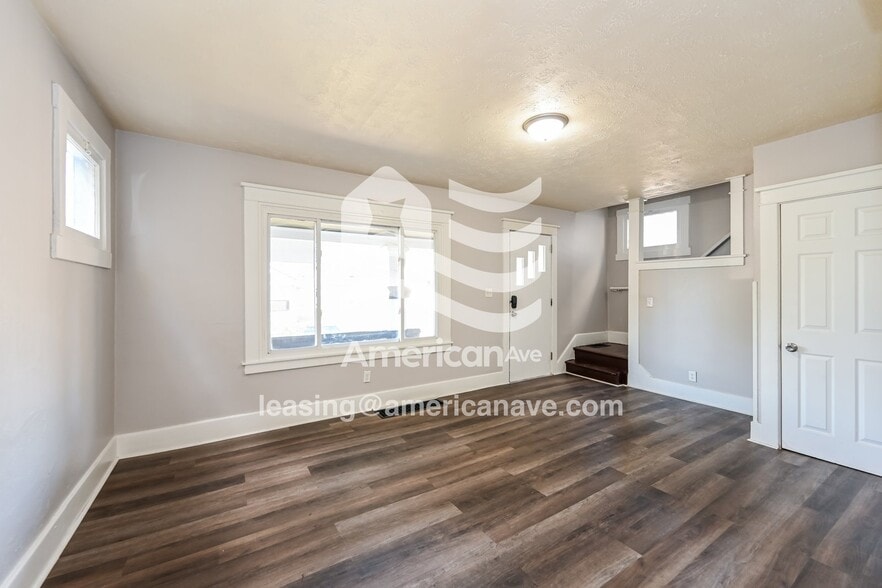 Building Photo - 1121 Reservoir St