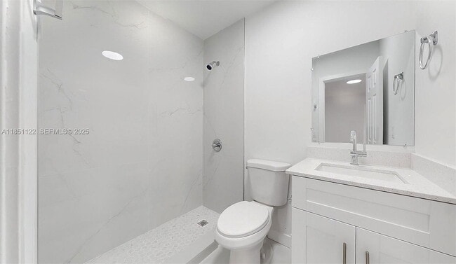 Building Photo - 917 SW 135th Ct